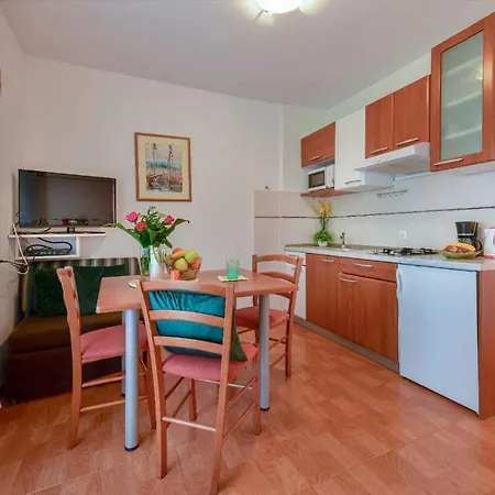 In - Island Krk 34416